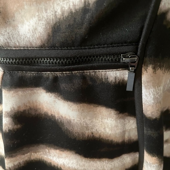 Massimo exotic print fit and flare dress with zipper detail - Picture 4 of 11